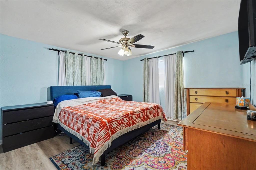 For Sale: $374,900 (3 beds, 2 baths, 1322 Square Feet)