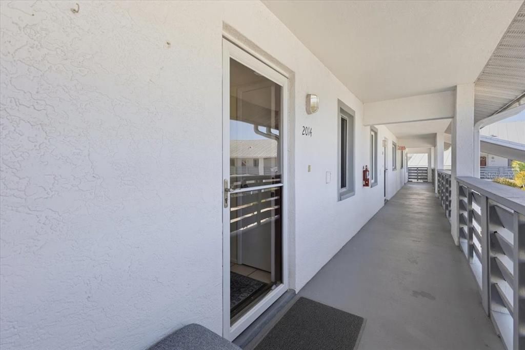For Sale: $125,000 (2 beds, 2 baths, 1092 Square Feet)