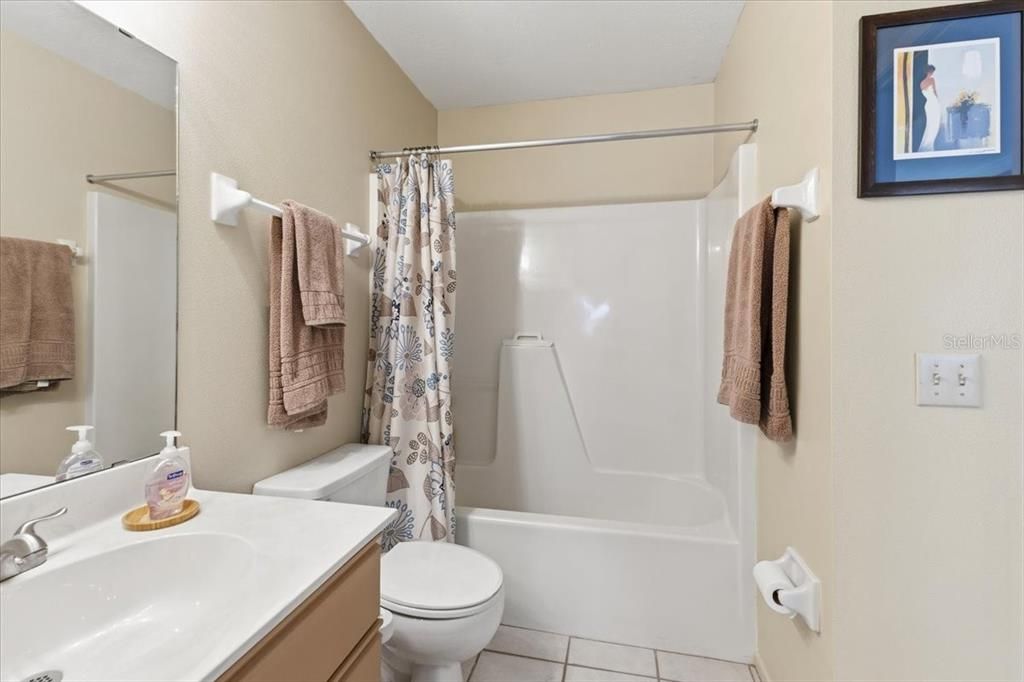 For Sale: $125,000 (2 beds, 2 baths, 1092 Square Feet)