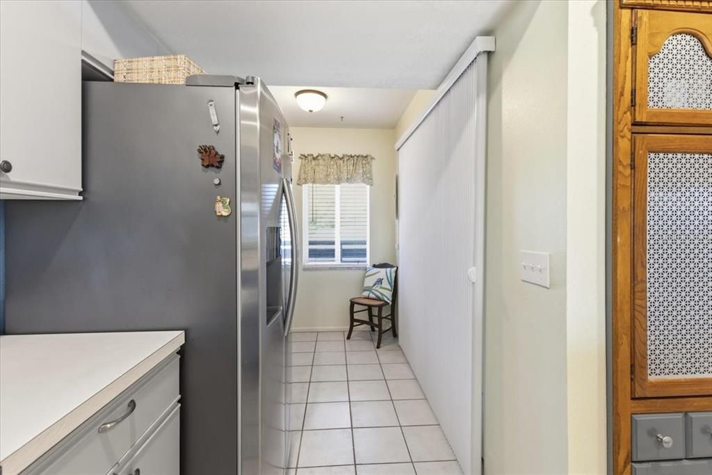 For Sale: $125,000 (2 beds, 2 baths, 1092 Square Feet)