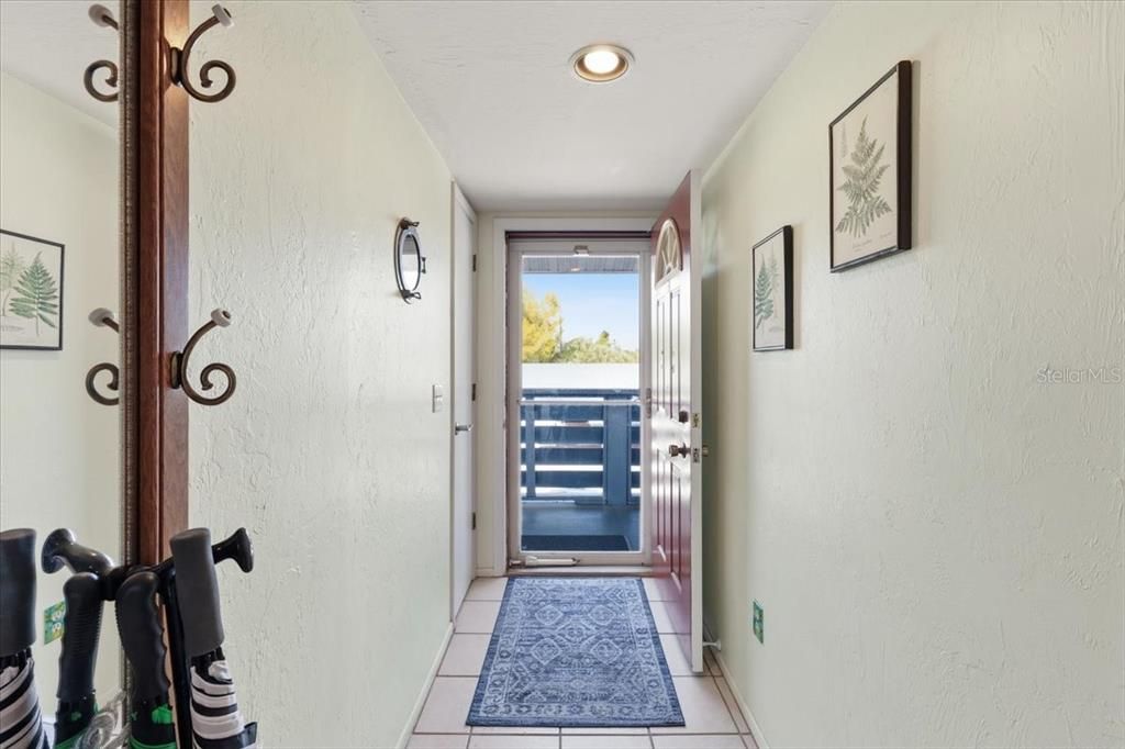 For Sale: $125,000 (2 beds, 2 baths, 1092 Square Feet)
