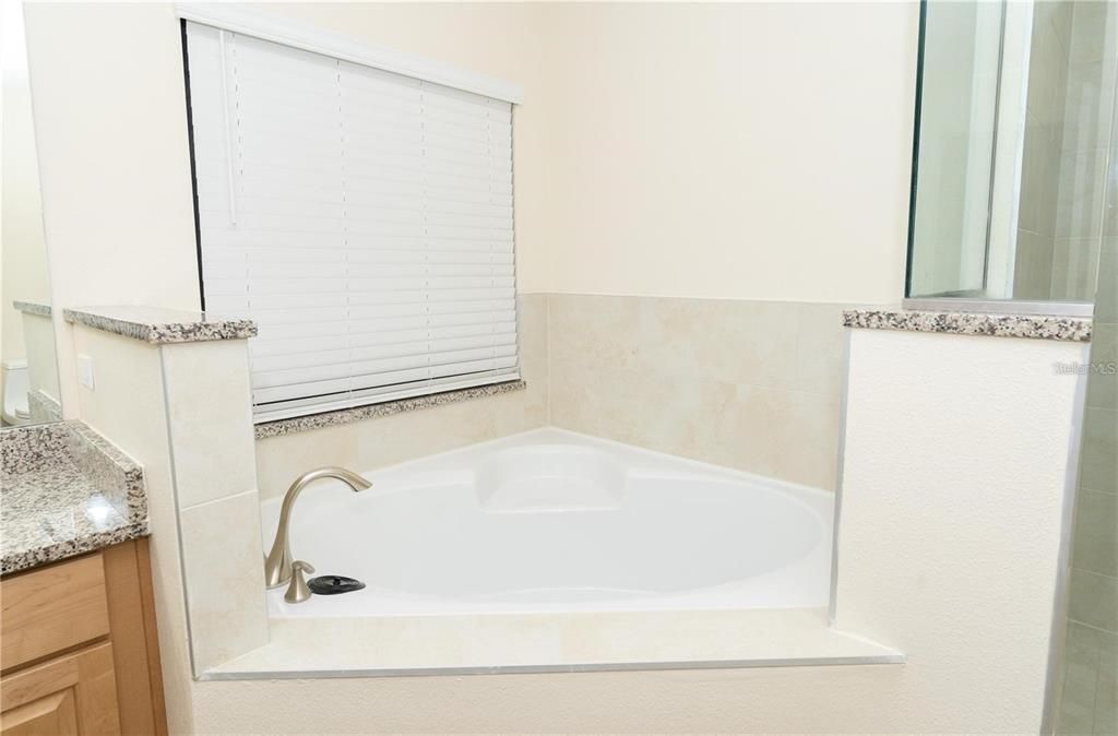 В аренду: $2,750 (4 спален, 2 ванн, 2238 Квадратных фут)
