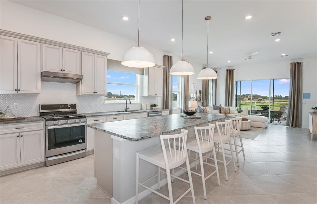 For Sale: $611,776 (2 beds, 2 baths, 1949 Square Feet)