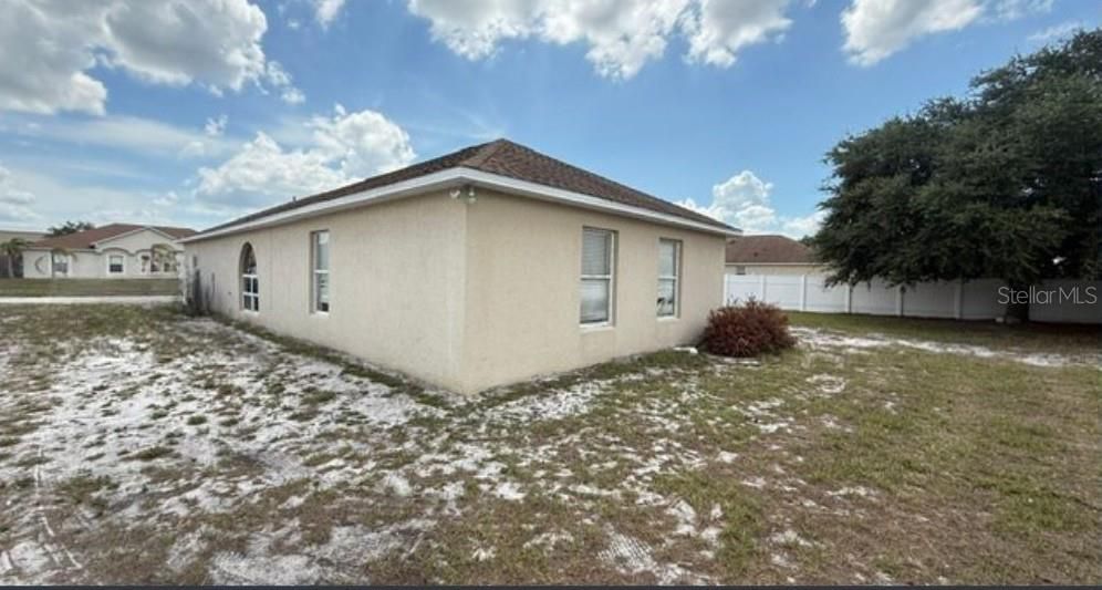 For Sale: $360,000 (4 beds, 2 baths, 1863 Square Feet)
