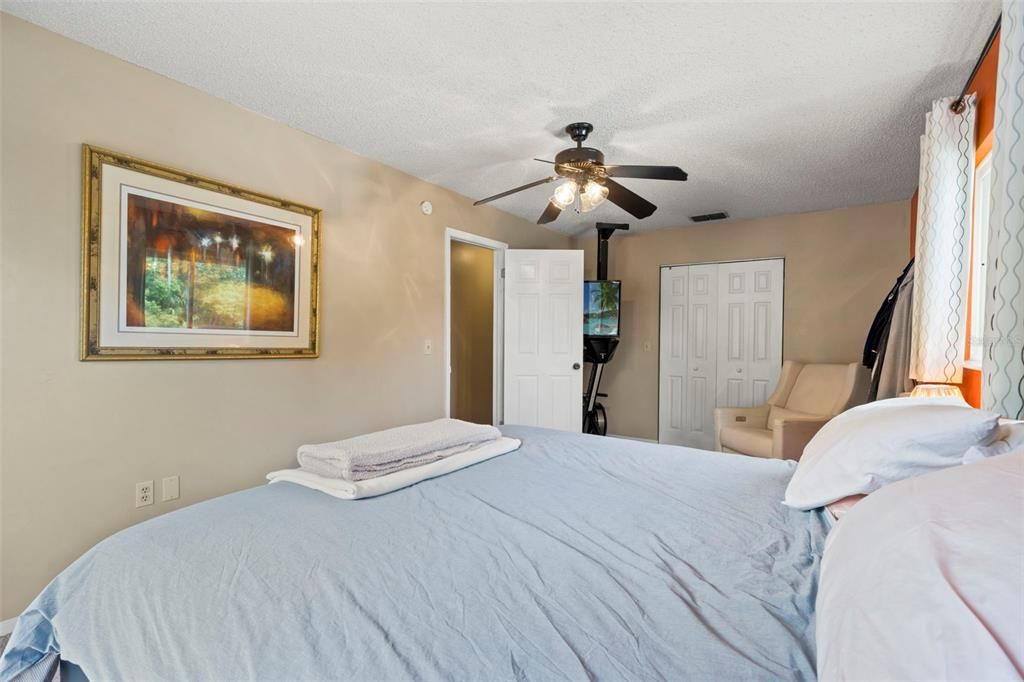 For Sale: $495,000 (3 beds, 2 baths, 1492 Square Feet)