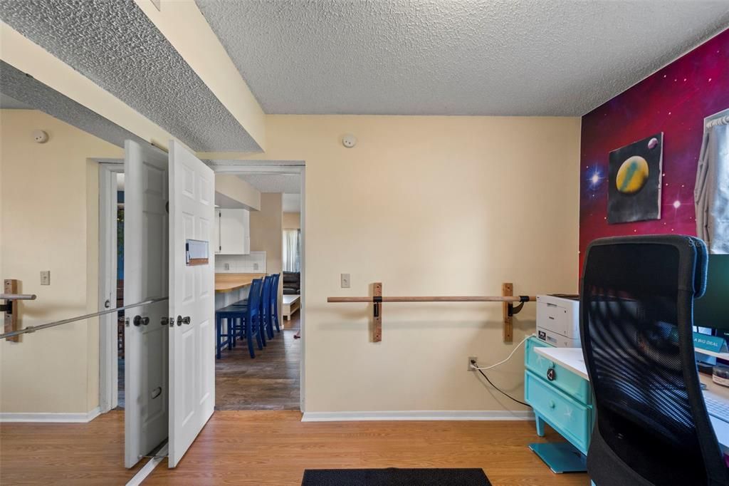 For Sale: $495,000 (3 beds, 2 baths, 1492 Square Feet)