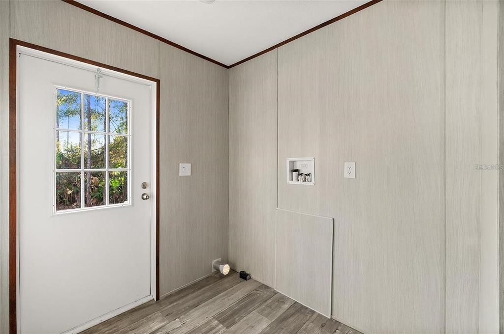 En Venta: $289,900 (4 camas, 2 baños, 1800 Pies cuadrados)