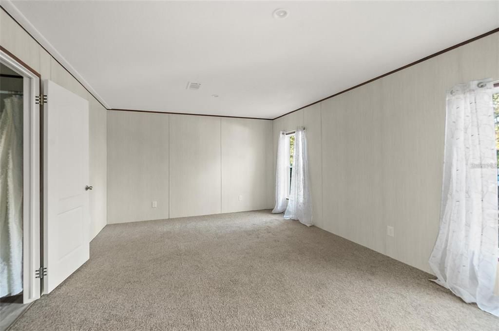 En Venta: $289,900 (4 camas, 2 baños, 1800 Pies cuadrados)