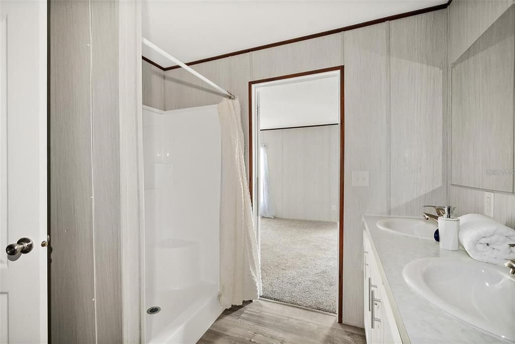 En Venta: $289,900 (4 camas, 2 baños, 1800 Pies cuadrados)