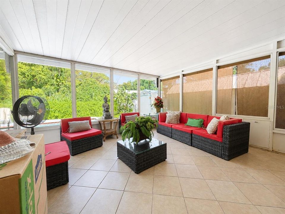 For Sale: $369,900 (4 beds, 3 baths, 1600 Square Feet)