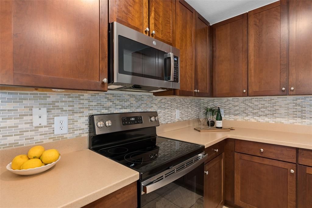 На продажу: $329,900 (3 спален, 2 ванн, 1465 Квадратных фут)
