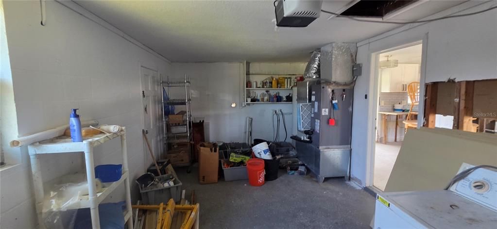 For Sale: $250,000 (2 beds, 1 baths, 813 Square Feet)