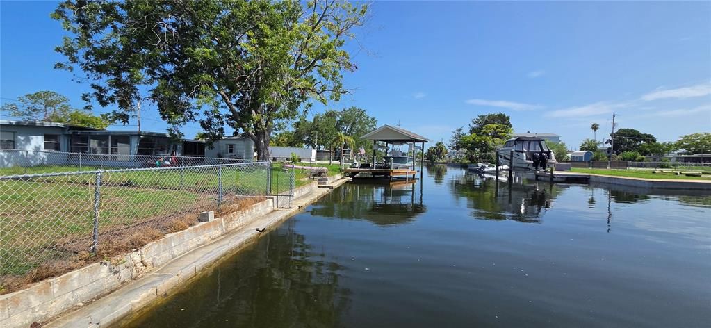 For Sale: $250,000 (2 beds, 1 baths, 813 Square Feet)