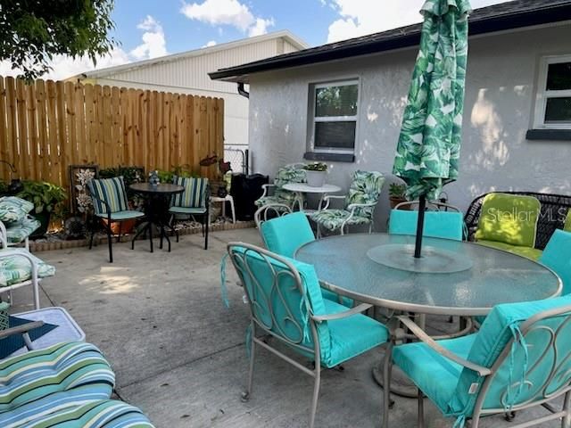 For Sale: $253,000 (2 beds, 2 baths, 1070 Square Feet)