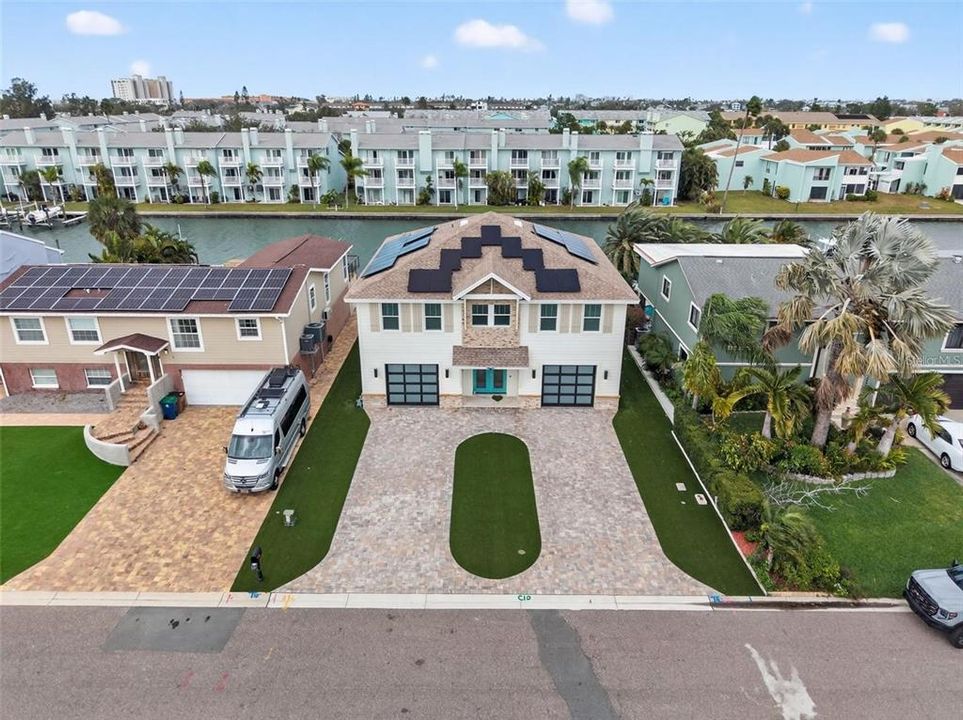 For Sale: $1,899,900 (2 beds, 2 baths, 1935 Square Feet)