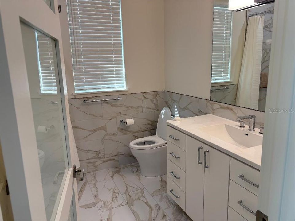 For Sale: $1,899,900 (2 beds, 2 baths, 1935 Square Feet)