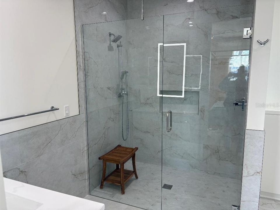 For Sale: $1,899,900 (2 beds, 2 baths, 1935 Square Feet)