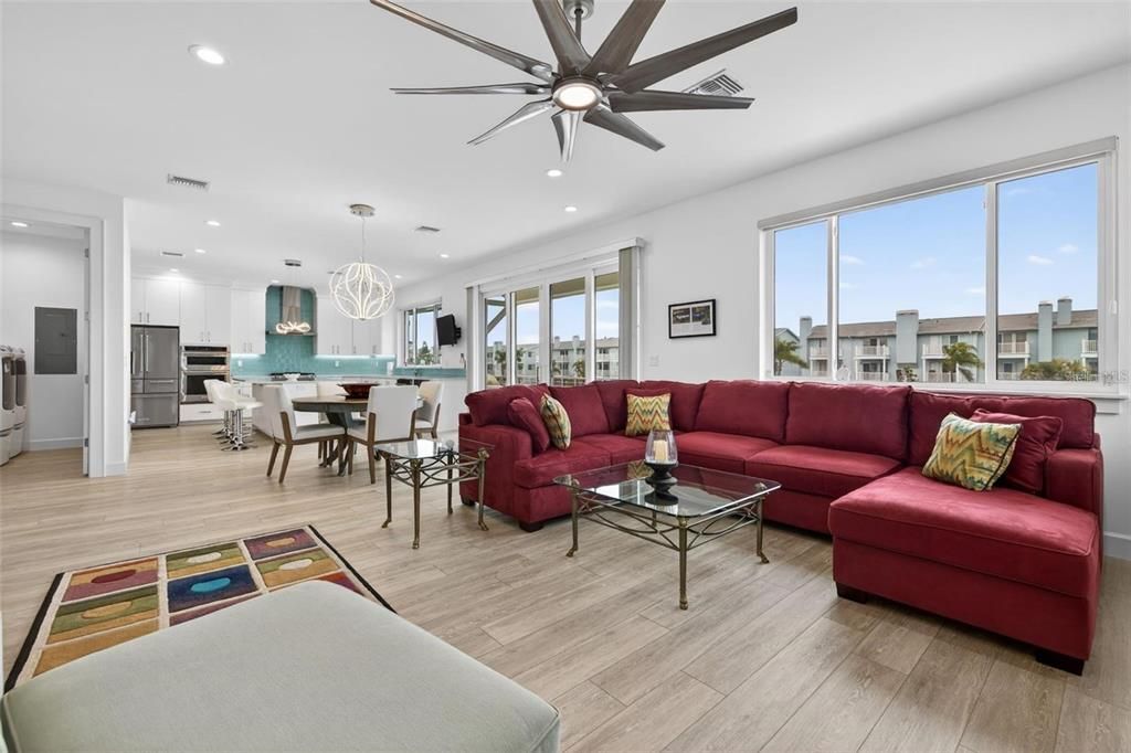 For Sale: $1,899,900 (2 beds, 2 baths, 1935 Square Feet)