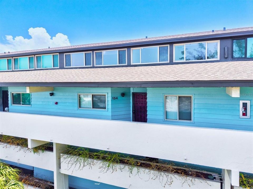 For Sale: $599,000 (3 beds, 3 baths, 1988 Square Feet)
