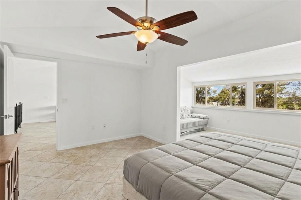 For Sale: $599,000 (3 beds, 3 baths, 1988 Square Feet)
