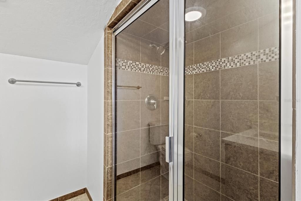 For Sale: $599,000 (3 beds, 3 baths, 1988 Square Feet)