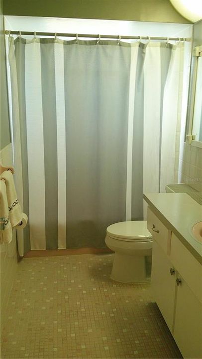 На продажу: $228,988 (2 спален, 2 ванн, 1152 Квадратных фут)