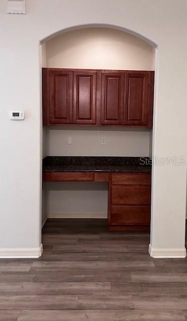 На продажу: $229,900 (2 спален, 2 ванн, 1660 Квадратных фут)