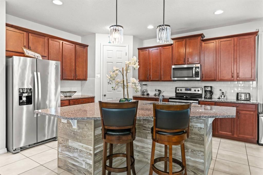 En Venta: $598,000 (5 camas, 5 baños, 3213 Pies cuadrados)