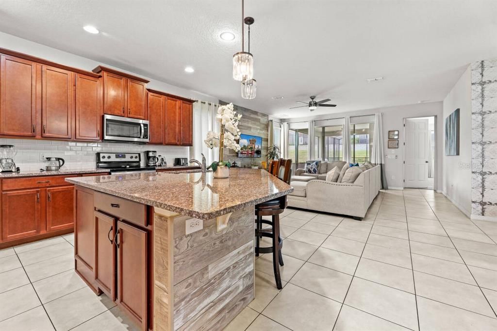 En Venta: $598,000 (5 camas, 5 baños, 3213 Pies cuadrados)