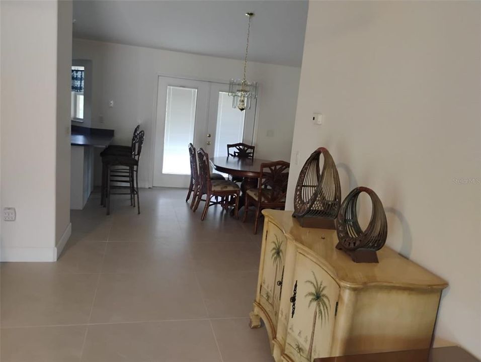 На продажу: $385,000 (3 спален, 2 ванн, 1596 Квадратных фут)