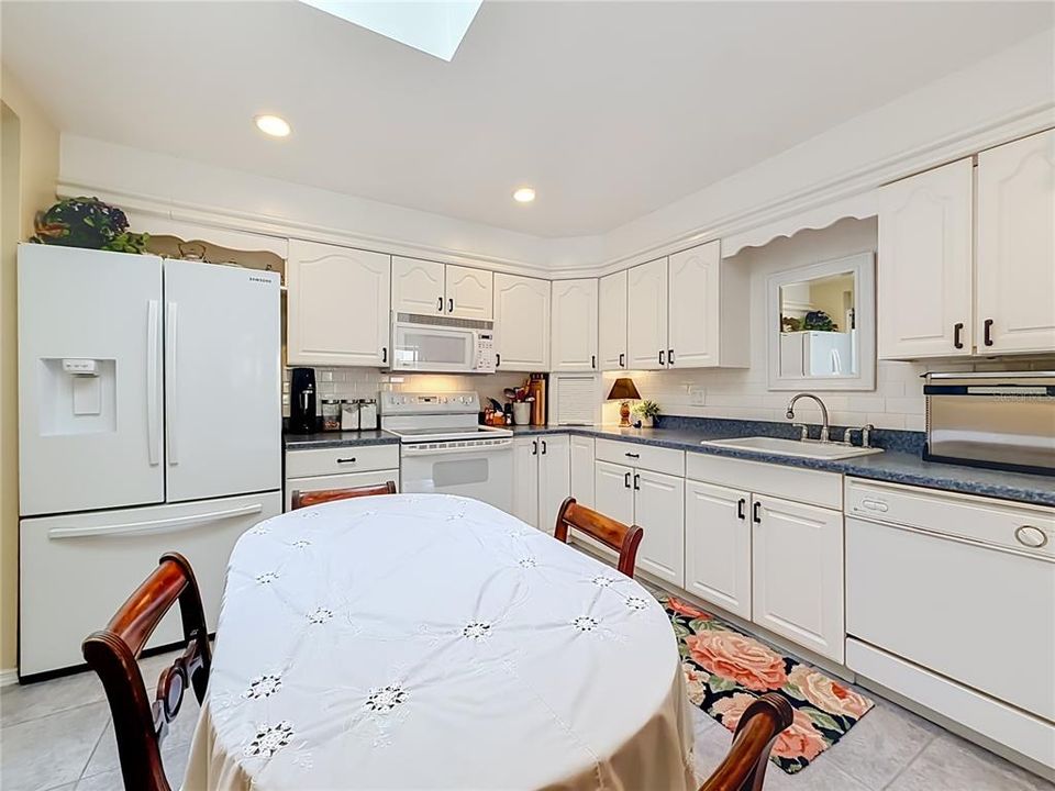 En Venta: $350,000 (3 camas, 2 baños, 1628 Pies cuadrados)