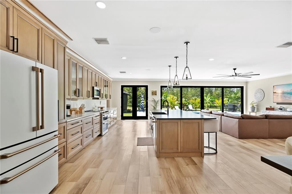 For Sale: $1,385,000 (4 beds, 2 baths, 2600 Square Feet)