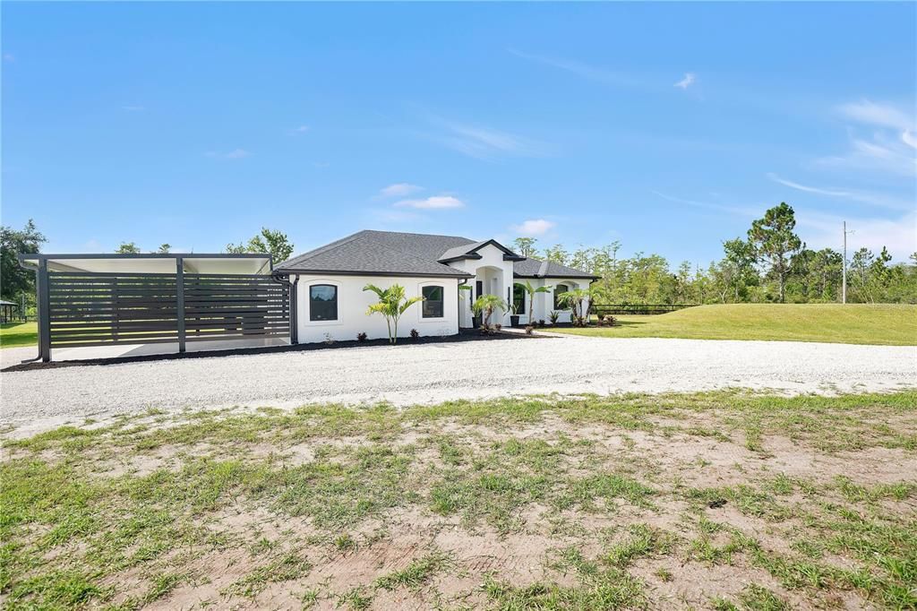 For Sale: $1,385,000 (4 beds, 2 baths, 2600 Square Feet)