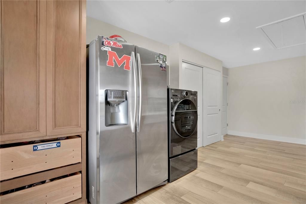 For Sale: $1,385,000 (4 beds, 2 baths, 2600 Square Feet)
