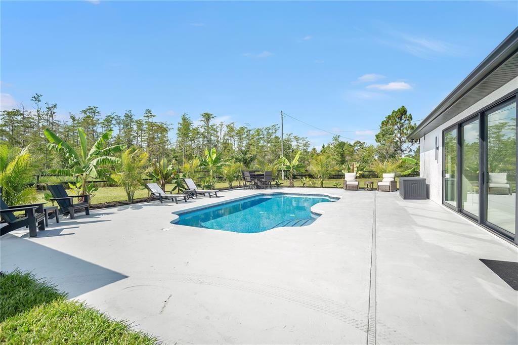 For Sale: $1,385,000 (4 beds, 2 baths, 2600 Square Feet)