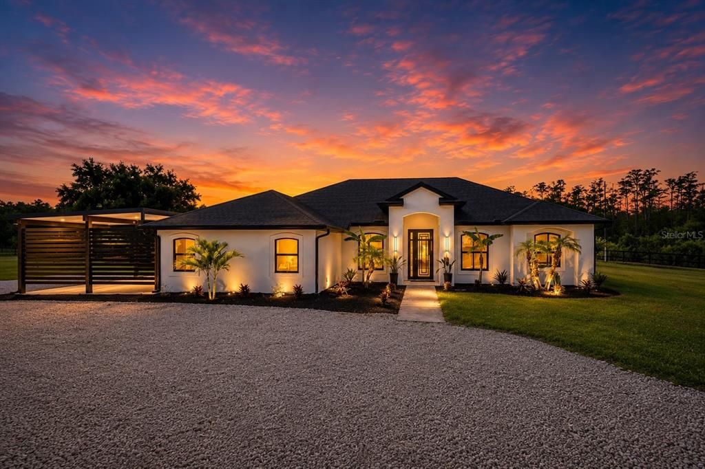 For Sale: $1,385,000 (4 beds, 2 baths, 2600 Square Feet)