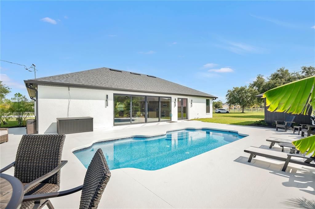 For Sale: $1,385,000 (4 beds, 2 baths, 2600 Square Feet)