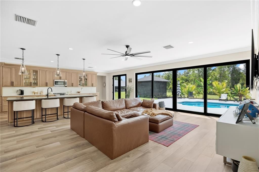 For Sale: $1,385,000 (4 beds, 2 baths, 2600 Square Feet)