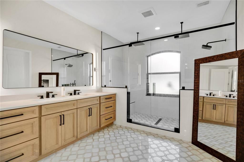 For Sale: $1,385,000 (4 beds, 2 baths, 2600 Square Feet)