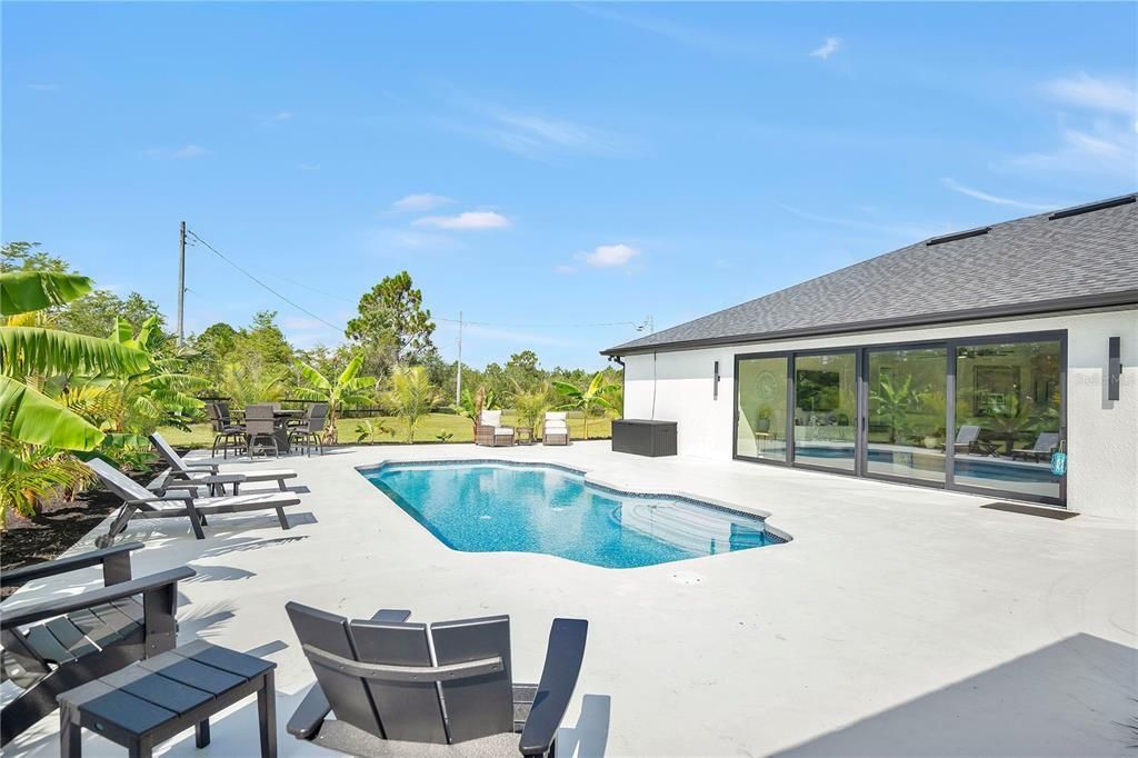 For Sale: $1,385,000 (4 beds, 2 baths, 2600 Square Feet)