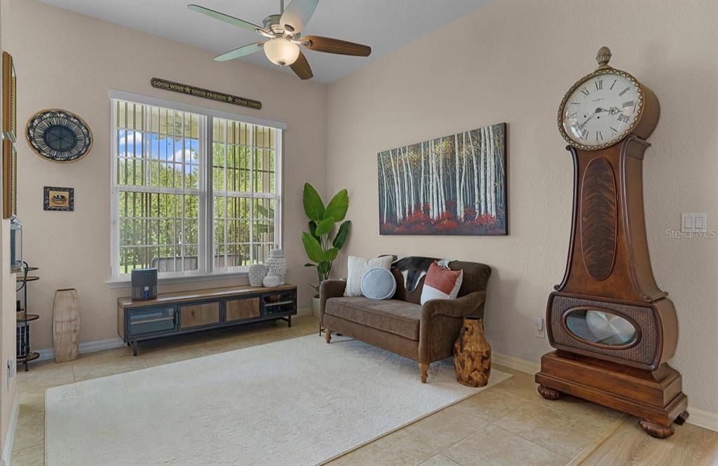En Venta: $325,000 (3 camas, 2 baños, 1366 Pies cuadrados)