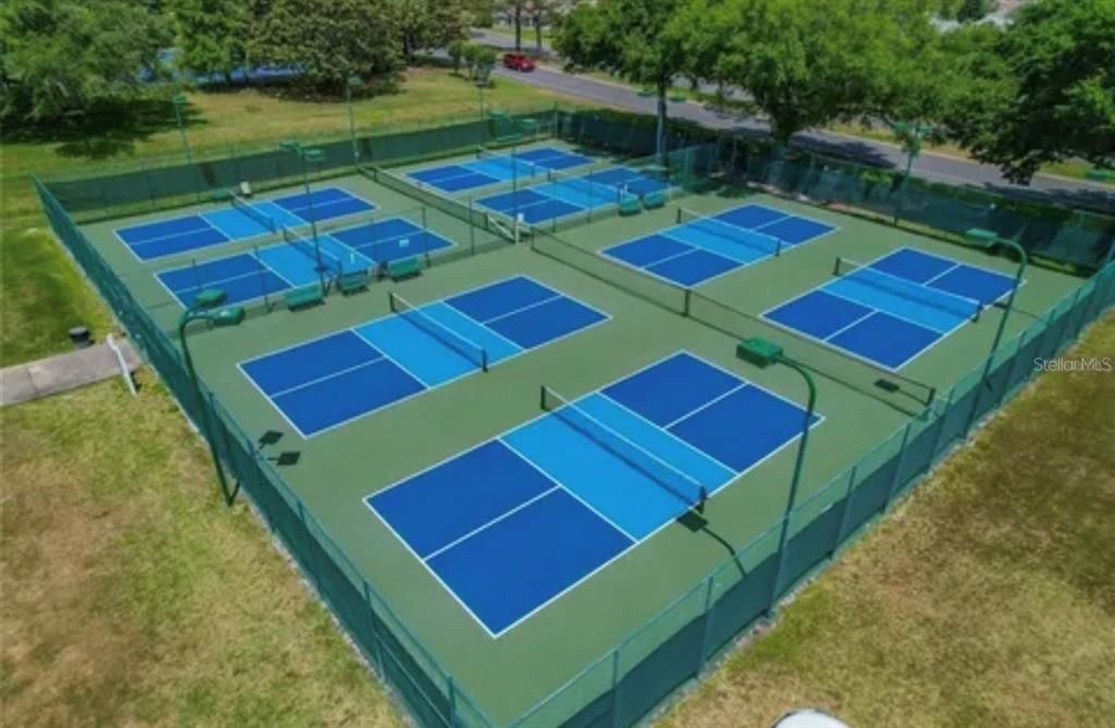 En Venta: $325,000 (3 camas, 2 baños, 1366 Pies cuadrados)