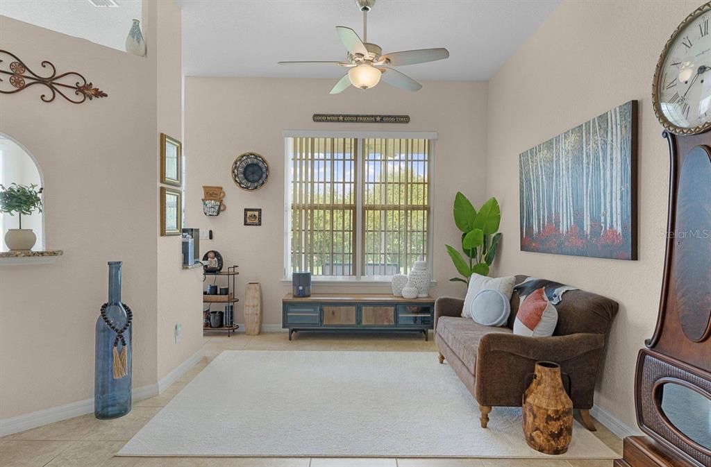 En Venta: $325,000 (3 camas, 2 baños, 1366 Pies cuadrados)