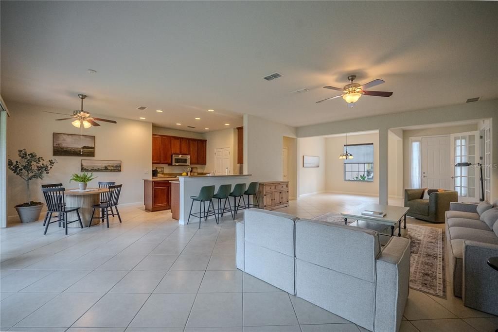 For Sale: $354,453 (3 beds, 2 baths, 2122 Square Feet)