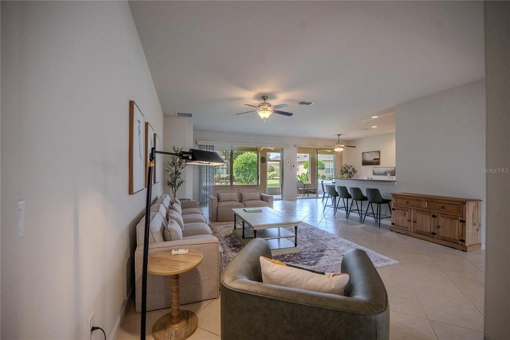 For Sale: $354,453 (3 beds, 2 baths, 2122 Square Feet)