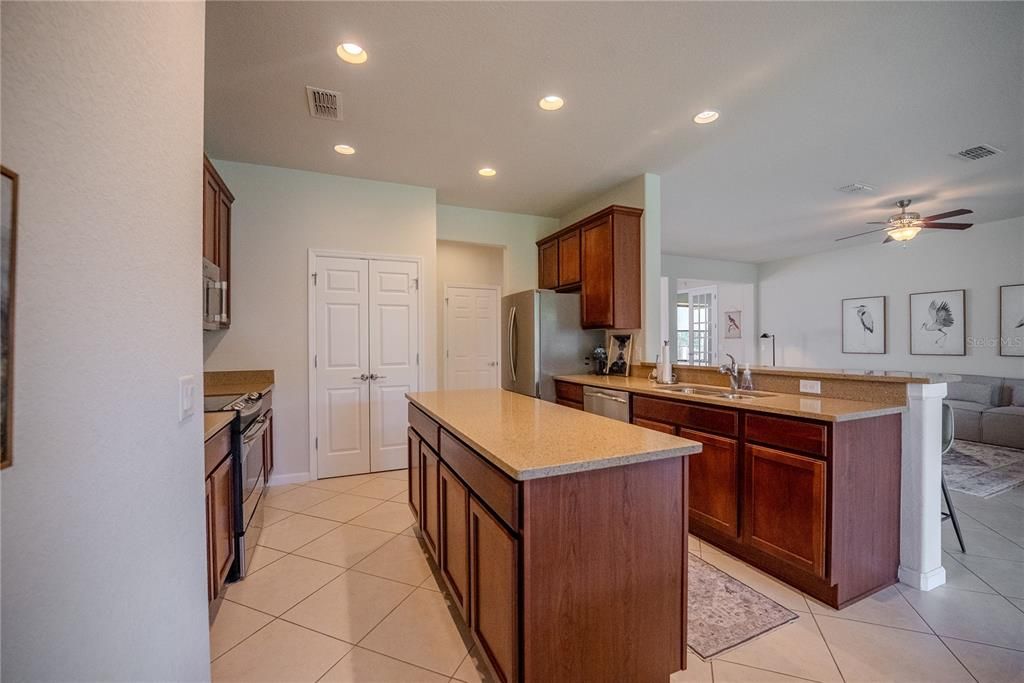 For Sale: $354,453 (3 beds, 2 baths, 2122 Square Feet)