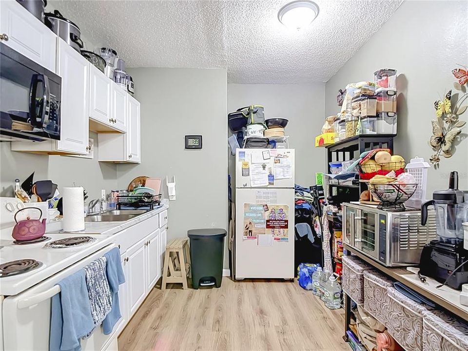 На продажу: $399,000 (5 спален, 0 ванн, 1626 Квадратных фут)