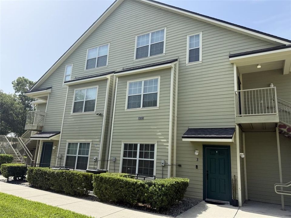 For Sale: $169,900 (2 beds, 2 baths, 1163 Square Feet)