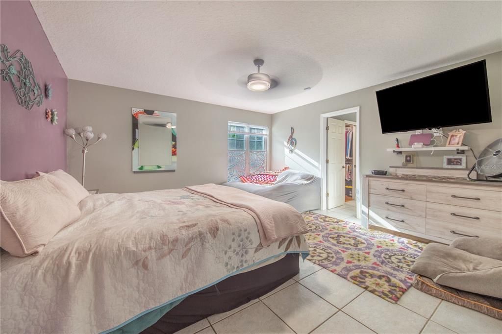 En Venta: $799,000 (3 camas, 2 baños, 2052 Pies cuadrados)