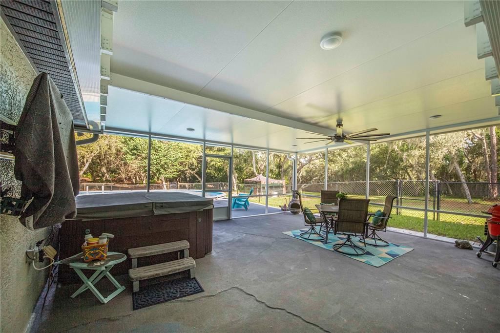 En Venta: $799,000 (3 camas, 2 baños, 2052 Pies cuadrados)
